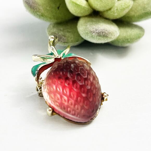 Vintage Glass Enamel Molded Strawberry Mini Brooch Mid Century - Picture 2 of 6